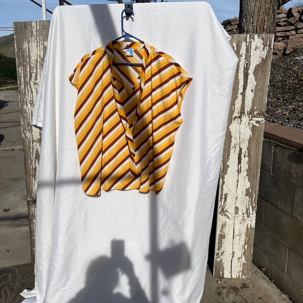 Sleeveless blouse